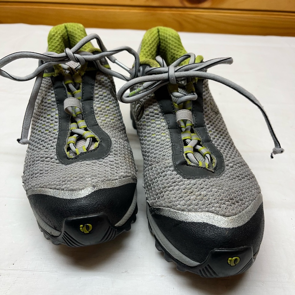 Pearl Izumi X-ALP Seek Cycling Shoes Womens Size 8 Athletic Lace Up 2 Bolt